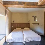 Semesterbostad Spacious Apartment In A 16Th-Century Castle *