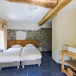 Spacious Apartment In A 16Th-Century Castle *