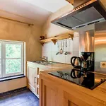 Spacious Apartment In A 16Th-Century Castle Semesterbostad *