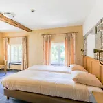 بيت للعطل Spacious In A 16th-century Castle