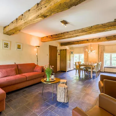 Дом отдыха Castle Near River Ambleve