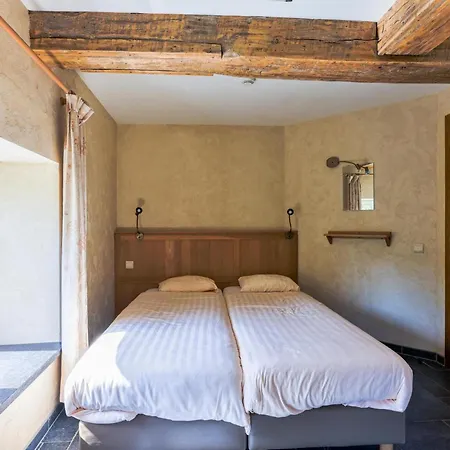 Дом отдыха Castle Near River Ambleve *