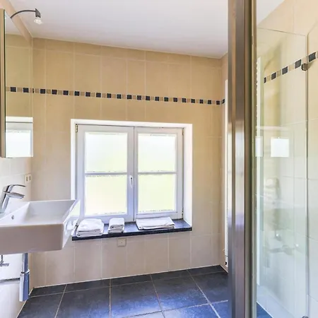 Дом отдыха Castle Near River Ambleve *