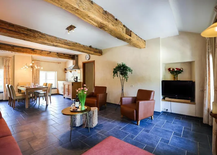 度假居 Spacious Apartment In A 16Th-Century Castle 艾韦