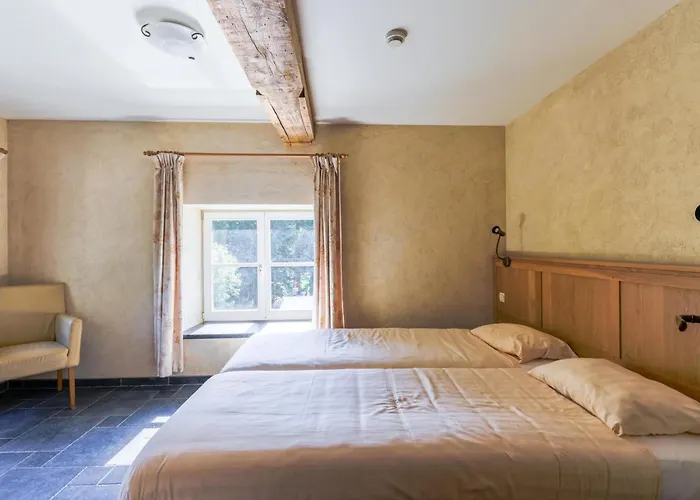 Spacious Apartment In A 16Th-Century Castle 度假居 *